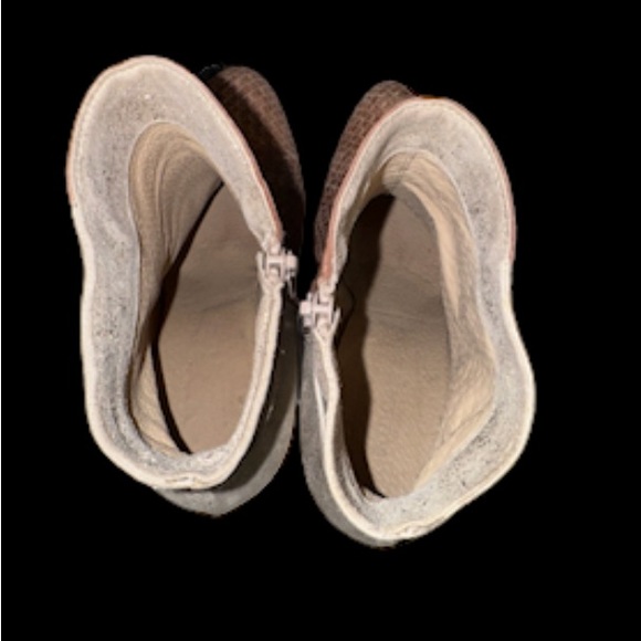 TRASK leather metallic silver zip ankle boots women’s size 38 7 - Picture 15 of 15